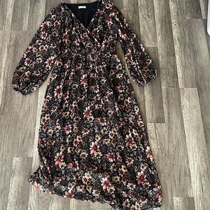 Vestique floral long sleeve dress